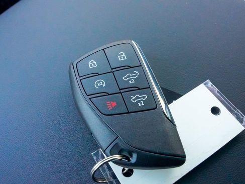 Used 2026 GMC Sierra EV Elevation image 28