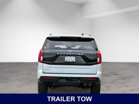 Used 2025 Ford Expedition Active AWD/4WD image 5