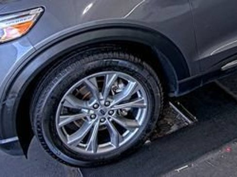 Used 2023 Ford Explorer XLT w/ Equipment Group 202A AWD/4WD image 7
