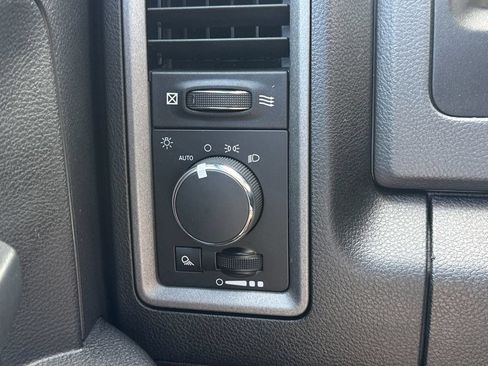 Used 2018 RAM 2500 Tradesman w/ Chrome Appearance Group AWD/4WD image 19