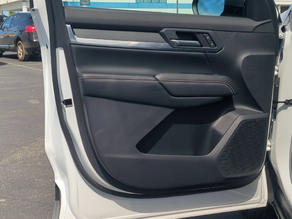 Certified 2026 GMC Terrain Elevation AWD/4WD image 25