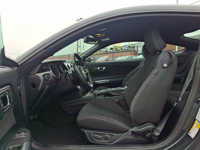 Used 2016 Ford Mustang Coupe RWD image 12