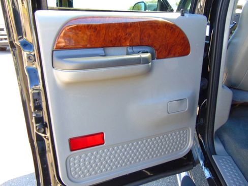 Used 2003 Ford F250 Lariat image 46