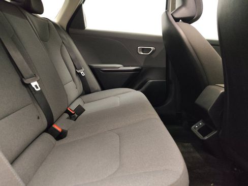 Used 2025 Kia K4 FWD image 19
