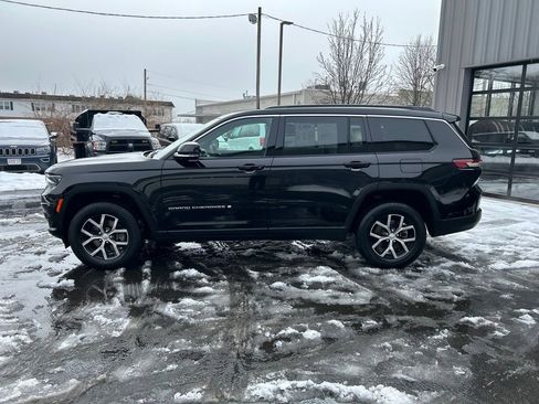 Used 2024 Jeep Grand Cherokee L Limited image 7