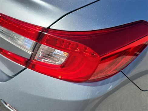 Used 2020 Honda Accord LX image 6