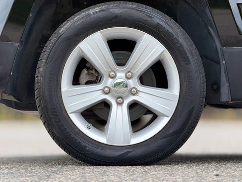 Used 2012 Jeep Patriot Latitude FWD image 29