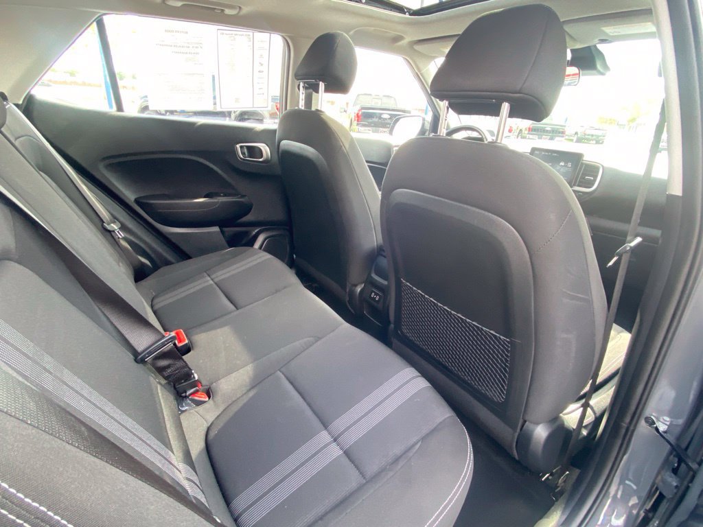 Used 2025 Hyundai Venue SEL FWD image 42