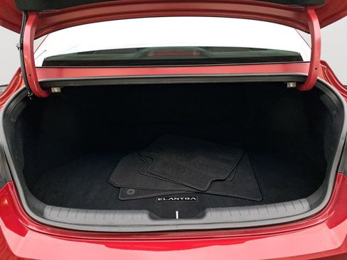 Used 2023 Hyundai Elantra Blue image 29