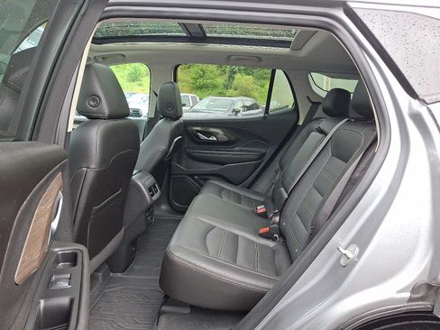Used 2023 GMC Terrain Denali w/ Denali Premium Package AWD/4WD image 10