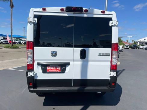 Used 2025 RAM ProMaster 2500 w/ U-Haul Equipment Group FWD image 18