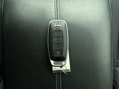 Used 2024 Nissan Pathfinder SV AWD/4WD image 24