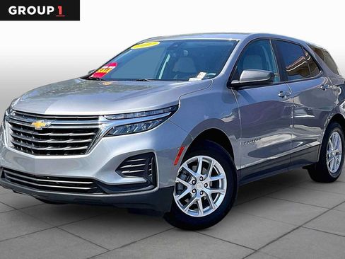 Used 2023 Chevrolet Equinox LS w/ LS Convenience Package FWD image 1