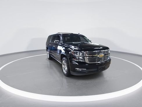 Used 2020 Chevrolet Suburban Premier w/ Max Trailering Package AWD/4WD image 2