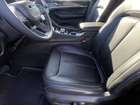 New 2025 Jeep Grand Cherokee L Limited w/ Black Appearance Package image 10