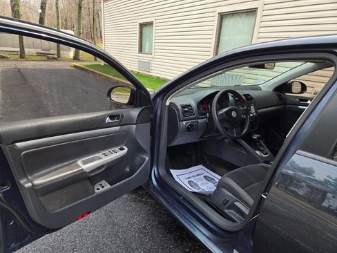 Used 2009 Volkswagen Jetta S image 17