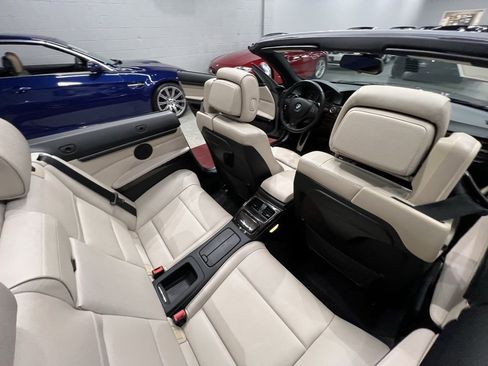 Used 2013 BMW 335i Convertible image 54
