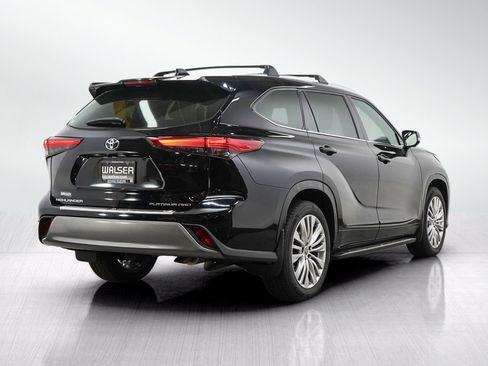 Used 2023 Toyota Highlander Platinum AWD/4WD image 5
