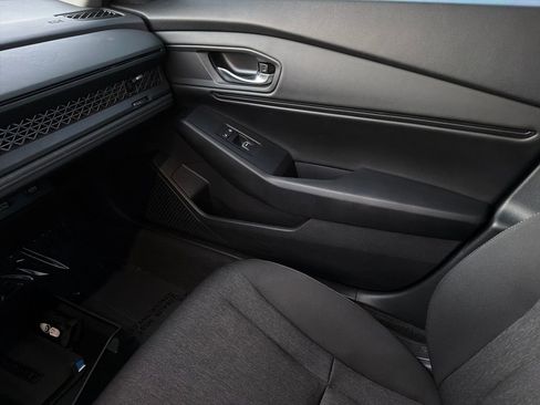 Used 2023 Honda Accord EX image 28