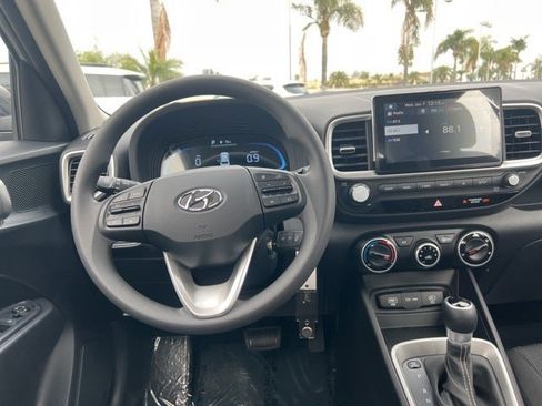 New 2026 Hyundai Venue SE image 17