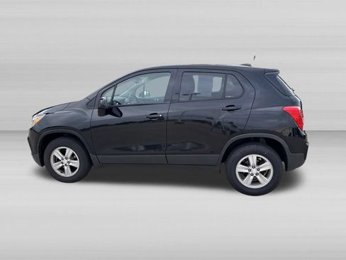 Used 2020 Chevrolet Trax LS w/ Tint and Cruise Package AWD/4WD image 8