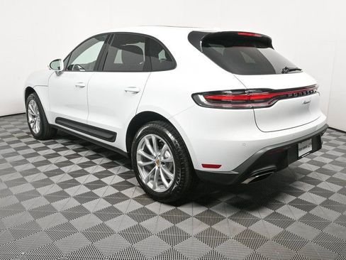 Certified 2025 Porsche Macan image 3