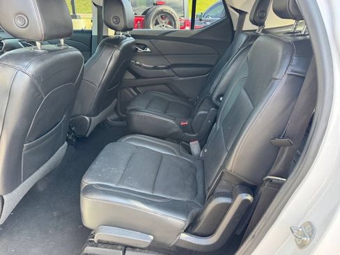 Used 2018 Chevrolet Traverse Premier w/ Driver Confidence II Package FWD image 10