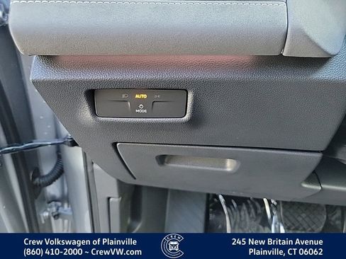 New 2026 Volkswagen Tiguan SE image 29