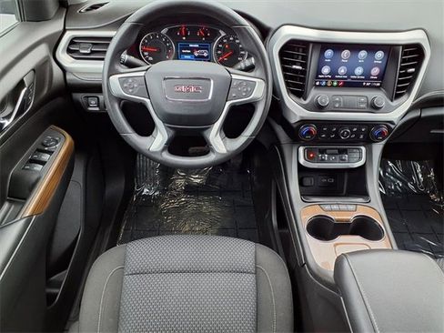 Used 2021 GMC Acadia SLE image 3