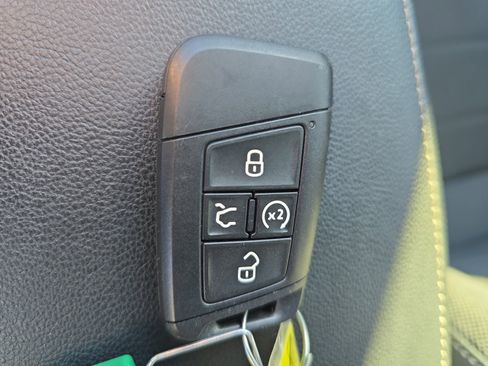 Used 2022 Volkswagen Taos SE image 27