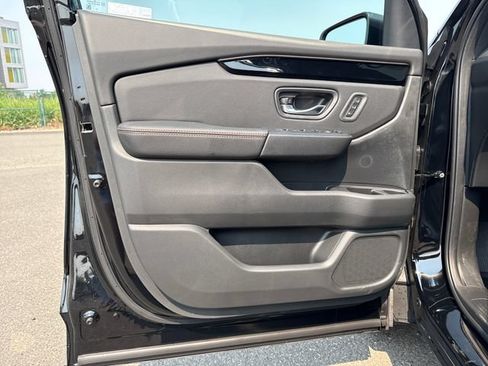 Used 2026 Honda Pilot TrailSport image 17
