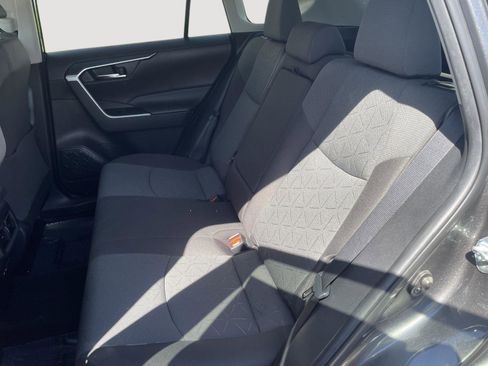 Used 2022 Toyota RAV4 XLE image 23