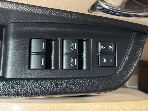 Used 2017 Honda Pilot EX-L image 19