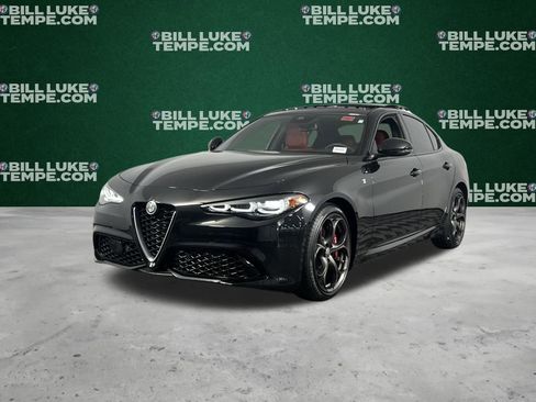 Used 2024 Alfa Romeo Giulia Ti w/ Performance Driving Package image 4