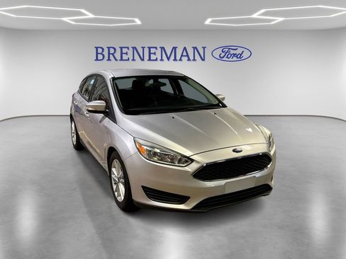 Used 2016 Ford Focus SE w/ Reverse Sensing Package image 3
