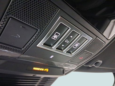 New 2026 Land Rover Discovery Limited Edition image 27