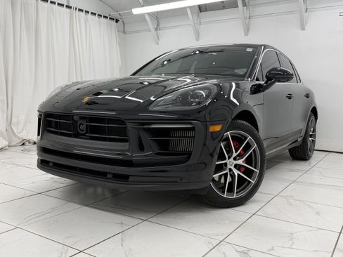 Certified 2023 Porsche Macan S AWD/4WD image 8