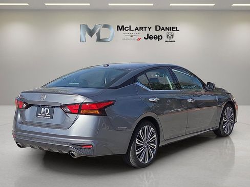 Used 2023 Nissan Altima 2.5 SL image 5