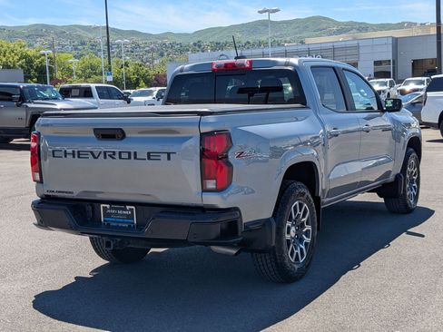 Used 2025 Chevrolet Colorado Z71 w/ Technology Package AWD/4WD image 6