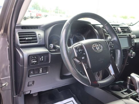 Used 2018 Toyota 4Runner TRD Off-Road Premium image 8