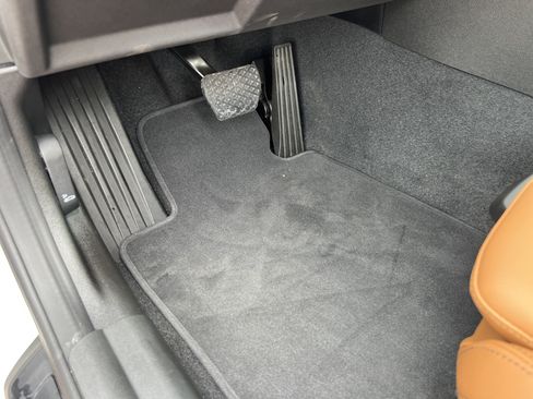 Certified 2025 BMW 230i Coupe RWD image 17
