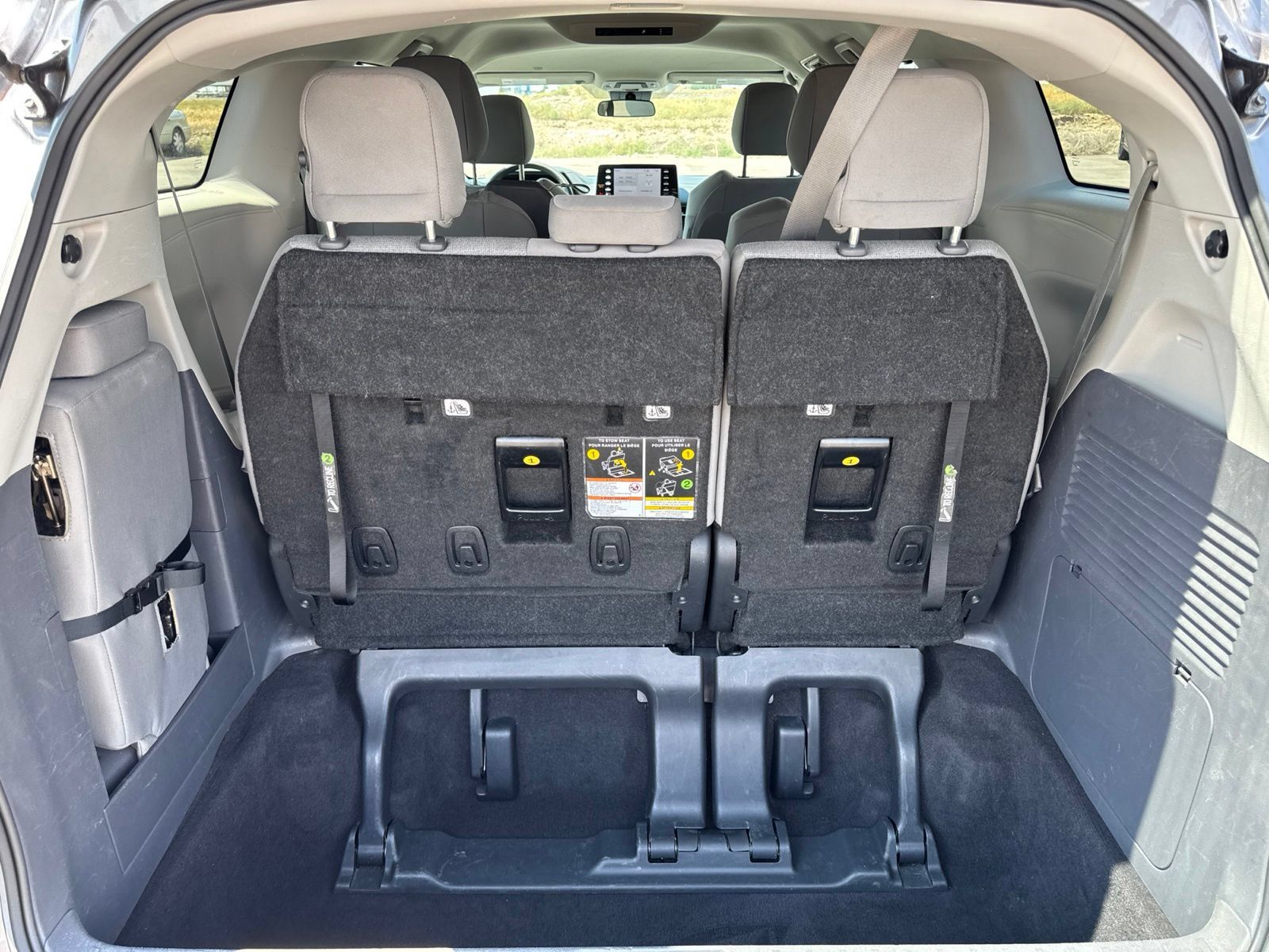 Used 2024 Toyota Sienna LE FWD image 14