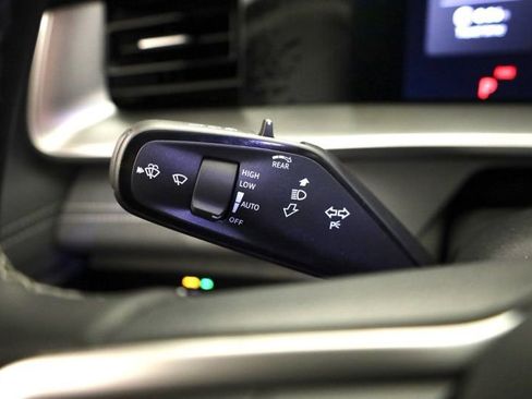 New 2026 Volkswagen Tiguan SE AWD/4WD image 26