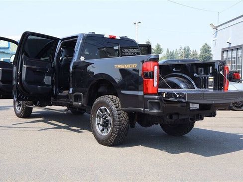 Used 2024 Ford F350 Platinum w/ Tremor Off-Road Package AWD/4WD image 38