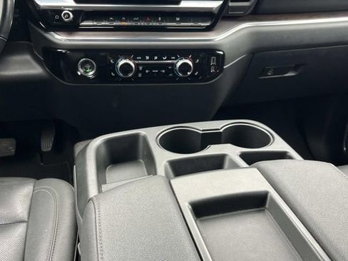 Used 2024 GMC Sierra 1500 SLT image 16