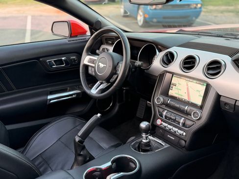 Used 2015 Ford Mustang GT Premium w/ Equipment Group 401A RWD image 29