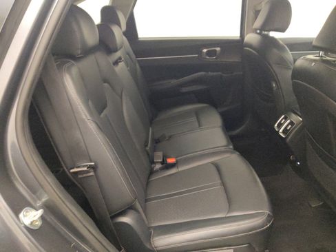 Used 2021 Kia Sorento S FWD image 19