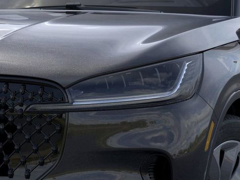 New 2026 Lincoln Aviator AWD w/ Jet Appearance Package image 18