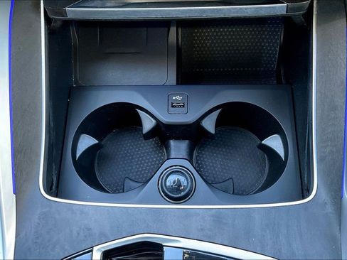 Used 2025 BMW X6 xDrive40i w/ Climate Comfort Package image 15