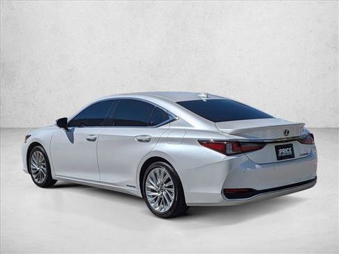 Used 2019 Lexus ES 300h w/ Accessory Package 2 image 7